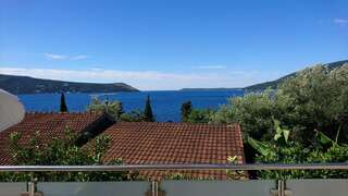 Апартаменты Villa Tenžera Херцег-Нови Апартаменты-студио с видом на море и бассейн-8