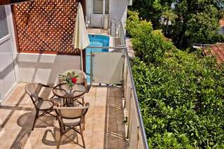 Апартаменты Villa Tenžera Херцег-Нови Апартаменты-студио с видом на море и бассейн-9