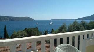 Апартаменты Villa Tenžera Херцег-Нови Улучшенный номер-студио с террасой-1